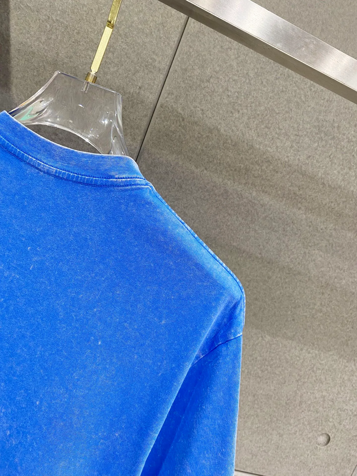 Moncler/ ， T ， LOGO ， ，250 ， ， ， Quality Original ， ， ， Premium 。 ！ :Black ， ，Blue Sizes: S-XXL :250